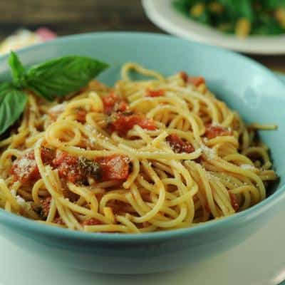 Spaghetti with Classic Italian Tomato Sauce - The Scramble